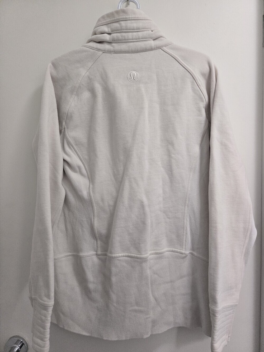 Ladies lululemon Light Cream Bomber Jacket - LARGE - Picture 2 of 3